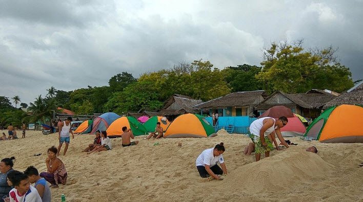 Basdaku White Beach, Moalboal, Philippines